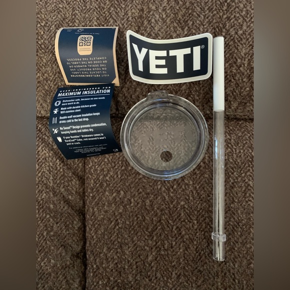 YETI Rambler 25 oz Tumbler with Handle and Straw Lid, Travel Mug. Brand New - Picture 9 of 11